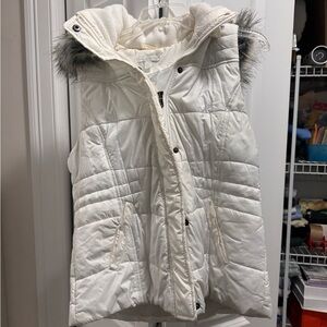 New York & Company White Puffer Vest with Faux Fur